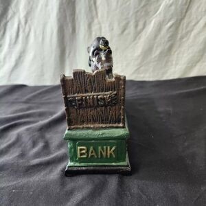 Design Toscano Equestrian Show Jumper Coin Bank 9 Inch SP1552 Green Base